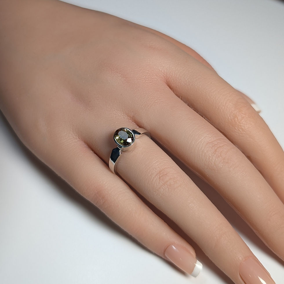 Miniatura: 1.38ct Natural bi-colour Andalusite 925 Silver / Gold/ Platinum ring