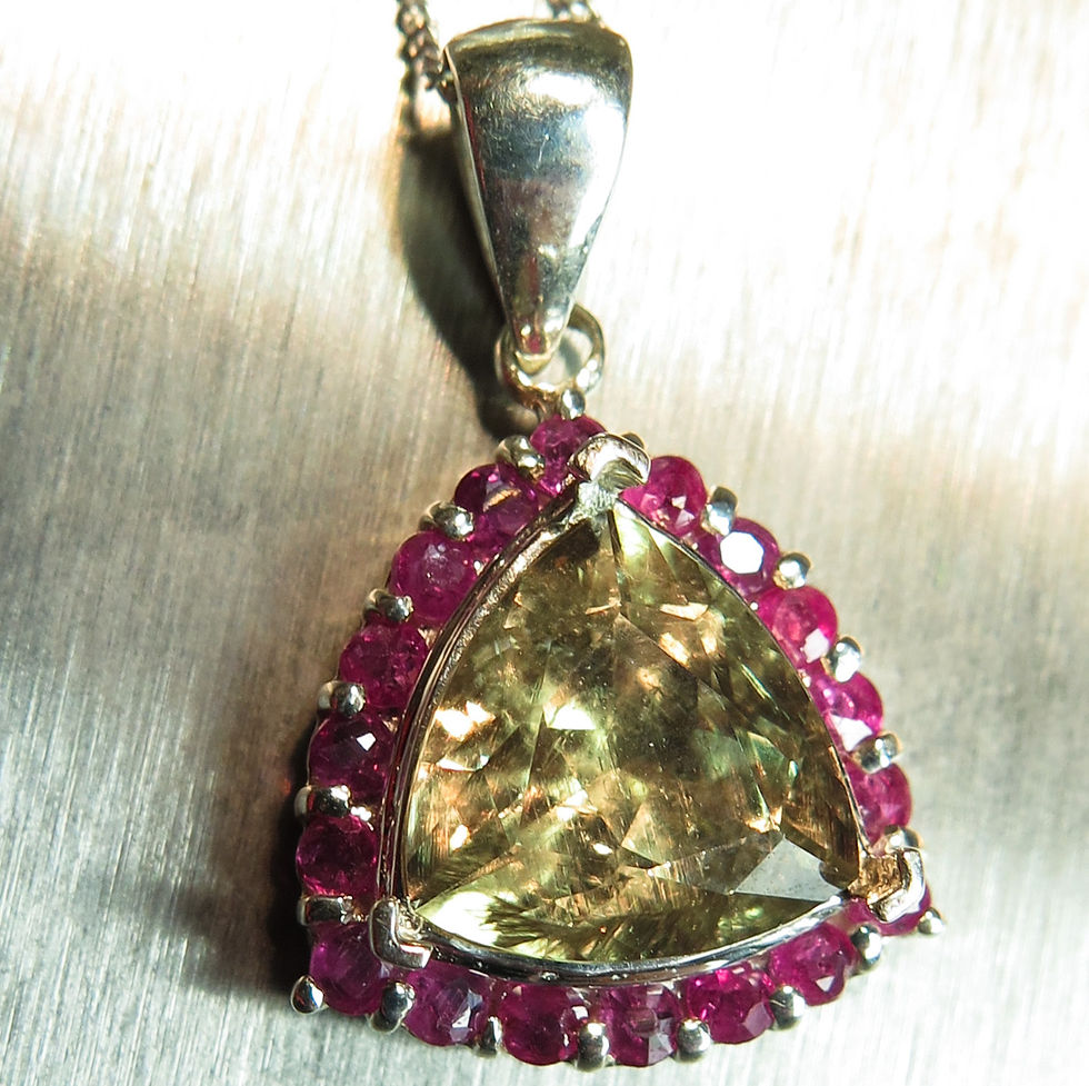 Miniatura: 3.85cts Natural Colour change Diaspore 925 Silver / Gold / Platinum pendant