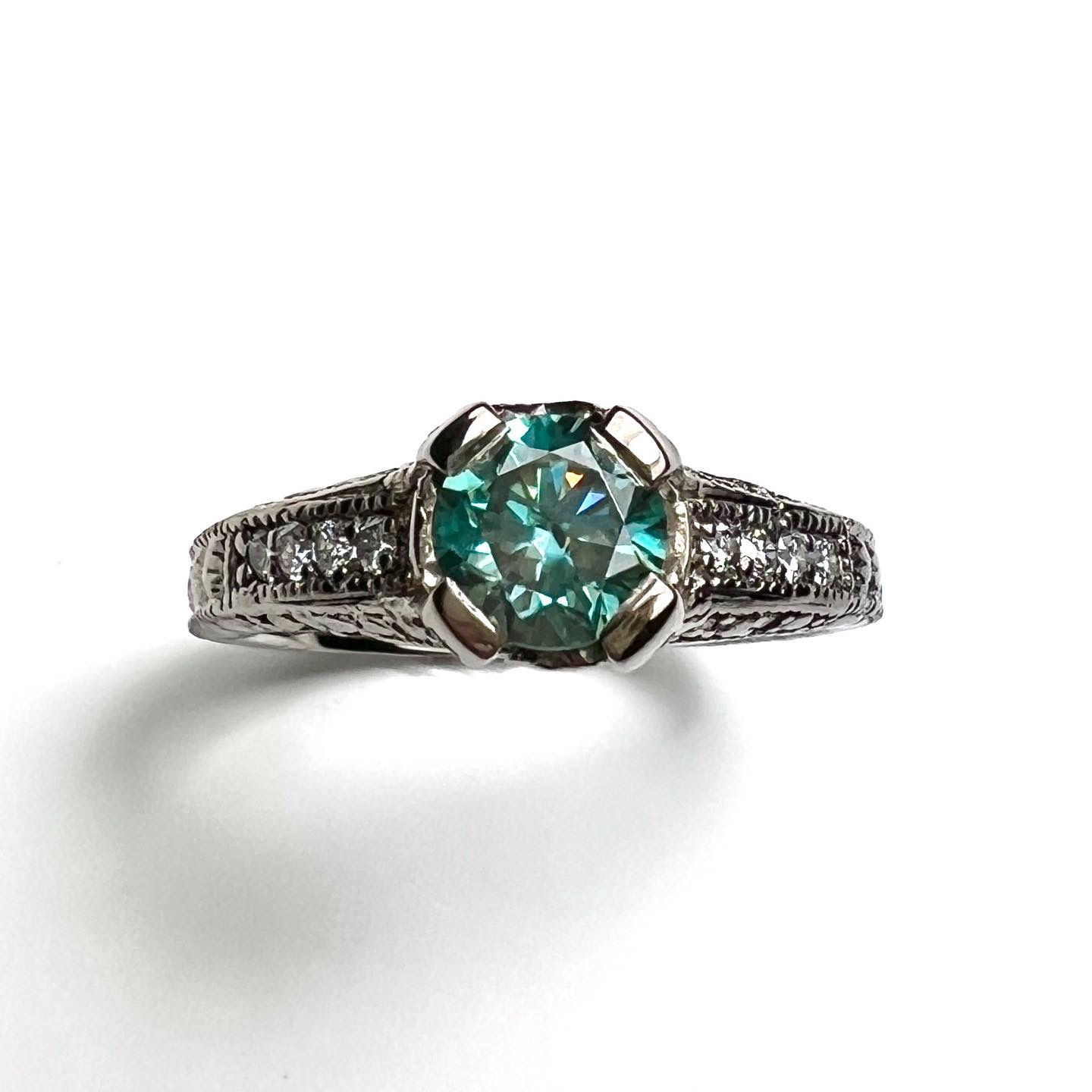 0.7cts Moissanite Lab Diamond 925 Silver / Gold/ Platinum ring