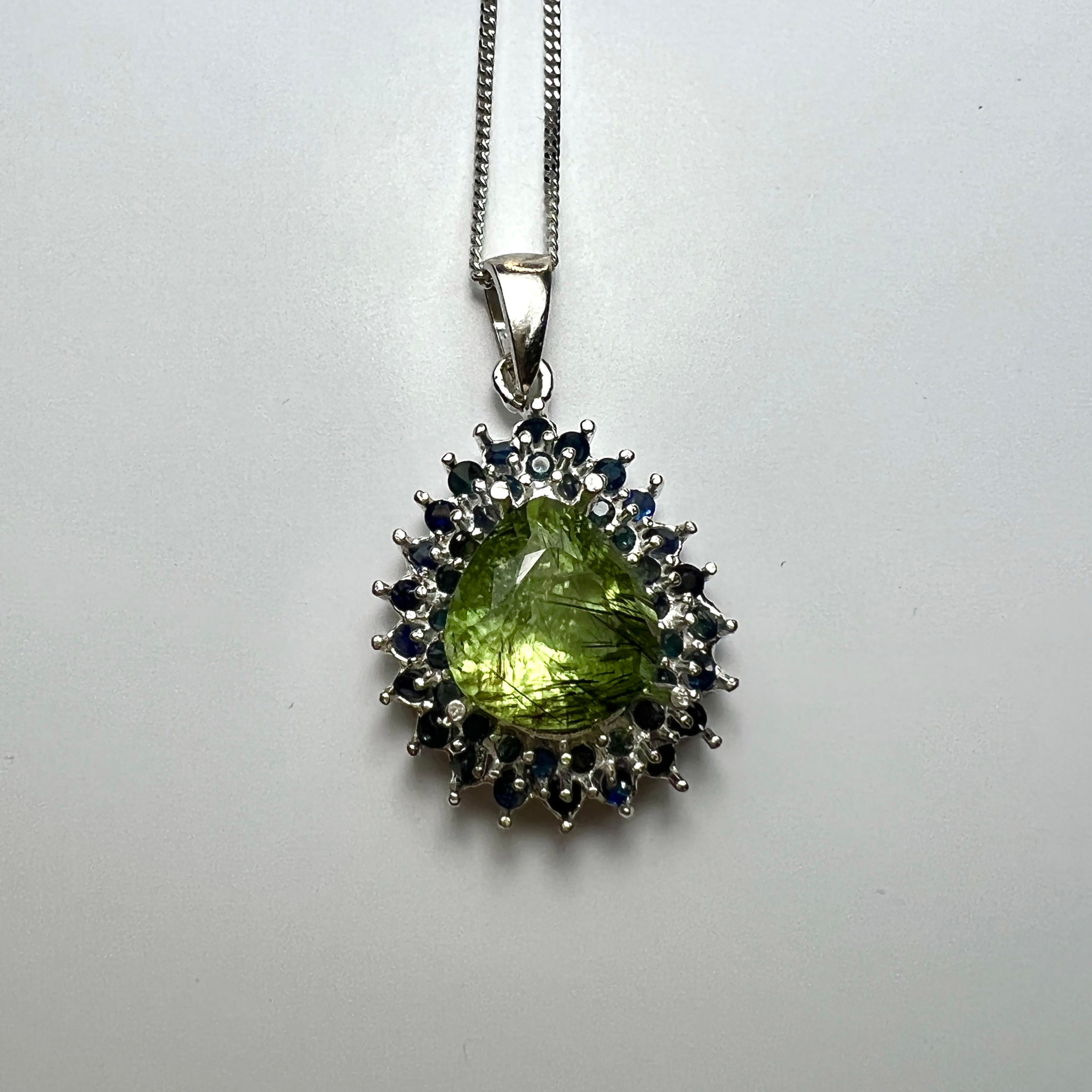 3.6ct Natural Peridot with Ludwigite inclusions 925 Silver / Gold ring