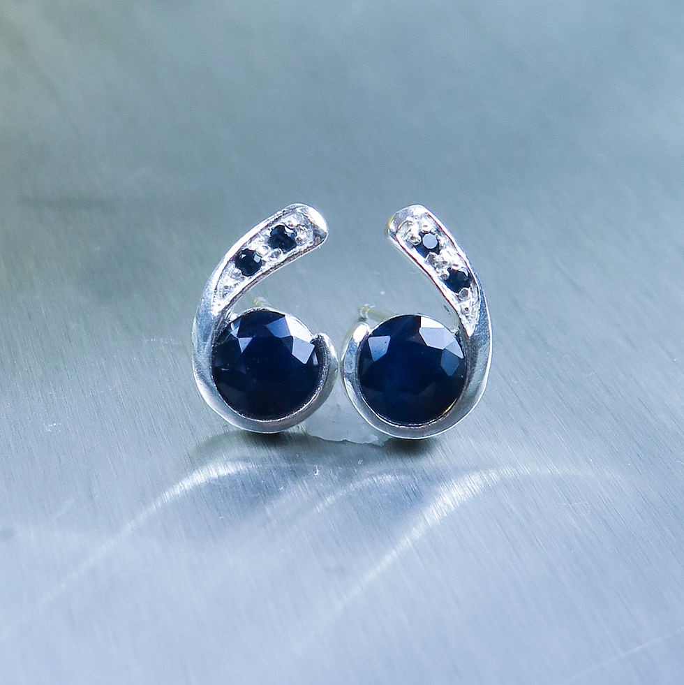Miniatura: Natural Dark Blue Sapphire Silver /Gold / Platinum stud earrings