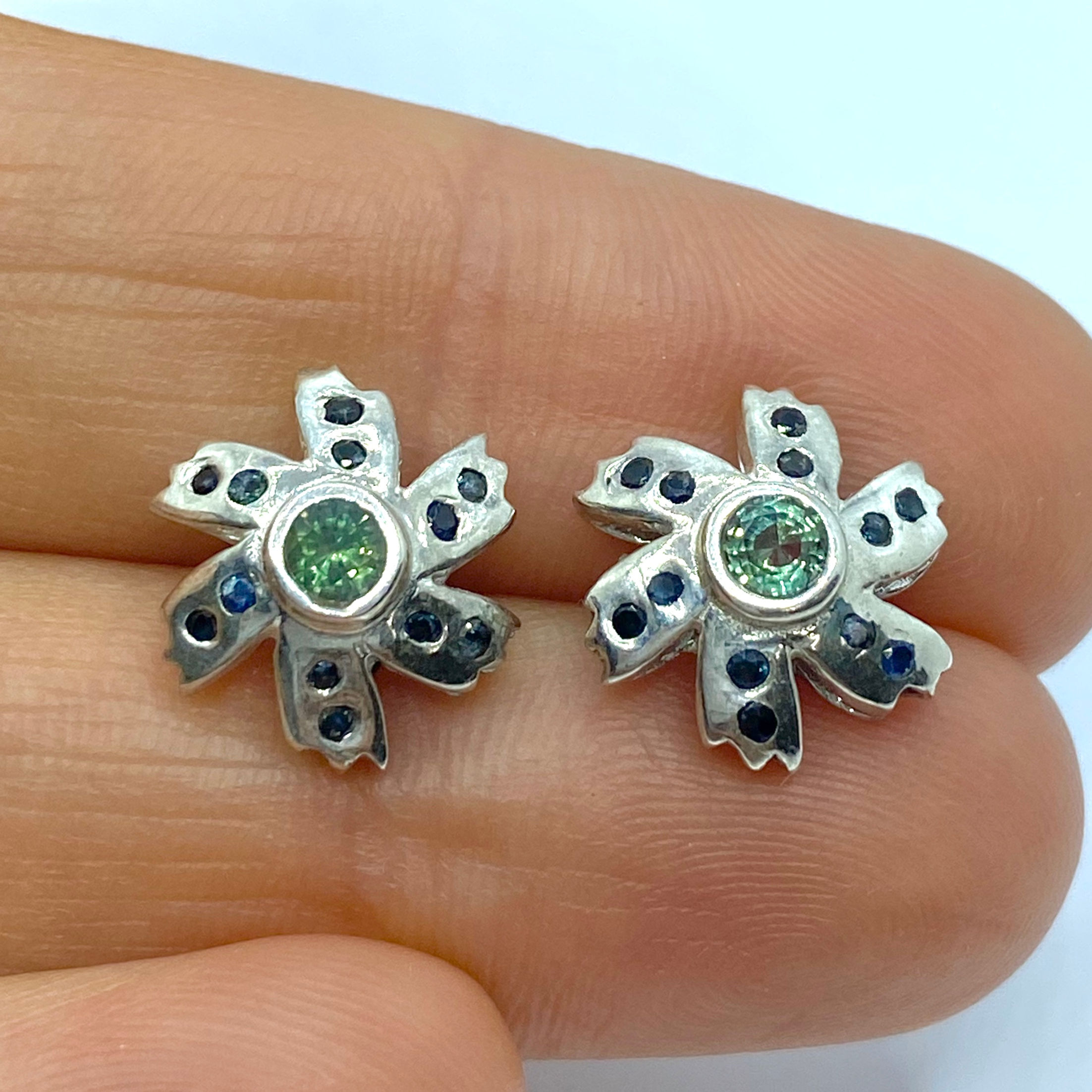 Natural Alexandrite colour change green 925 Silver 9ct 14k 18k 375 585 750 Gold daisy eternity earrings