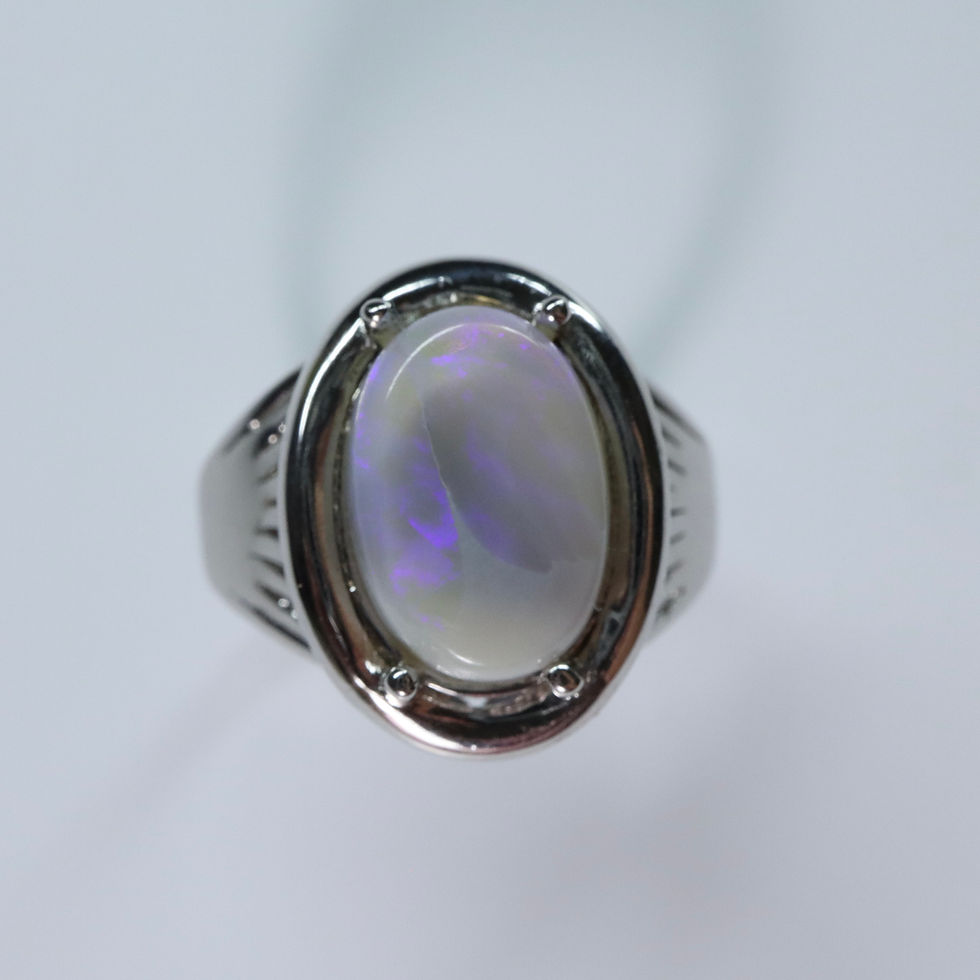 縮圖：3cts Natural Australian Lightning Ridge white opal Silver / Gold ring