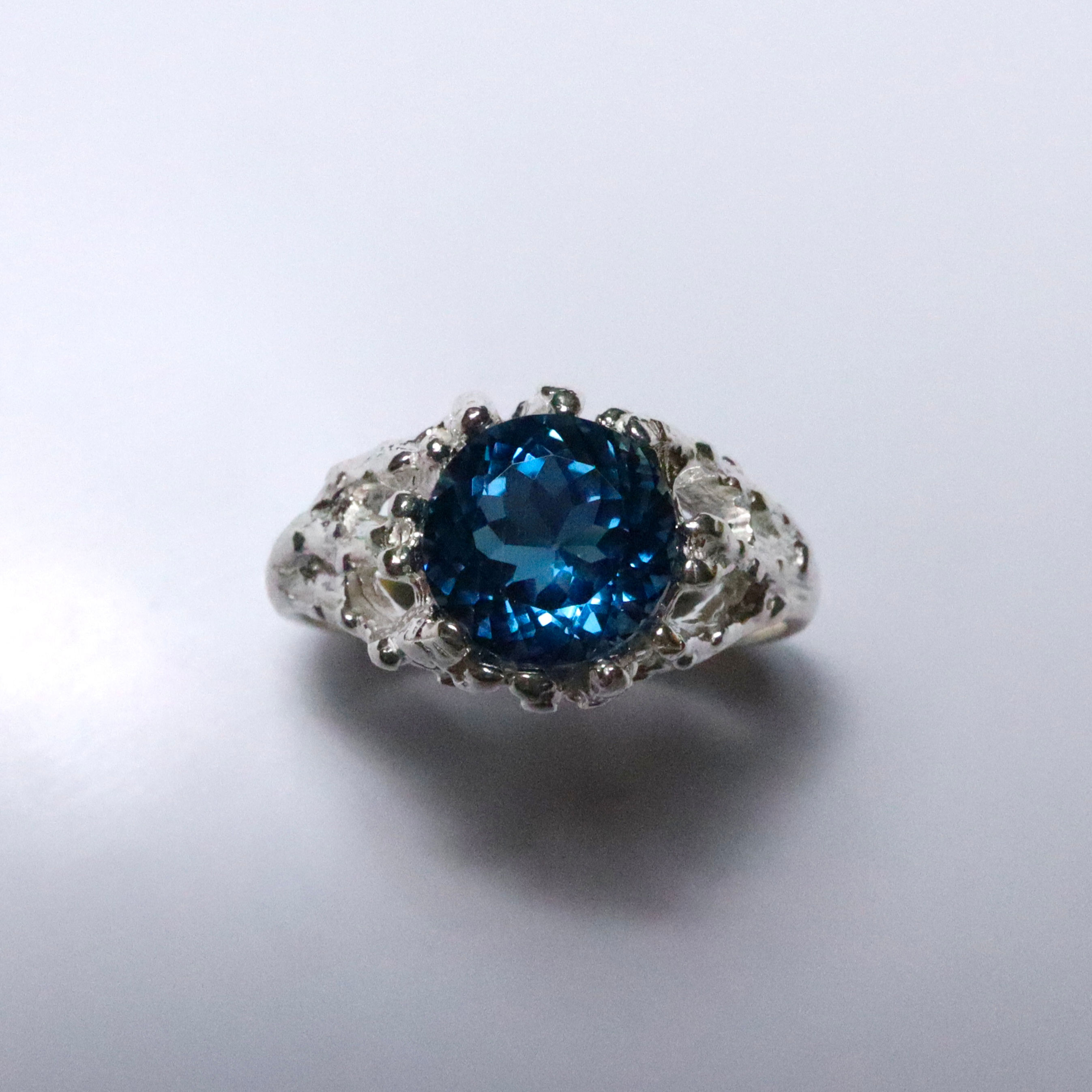 3.10cts Natural London blue Topaz 925 Silver / Gold/ Platinum ring