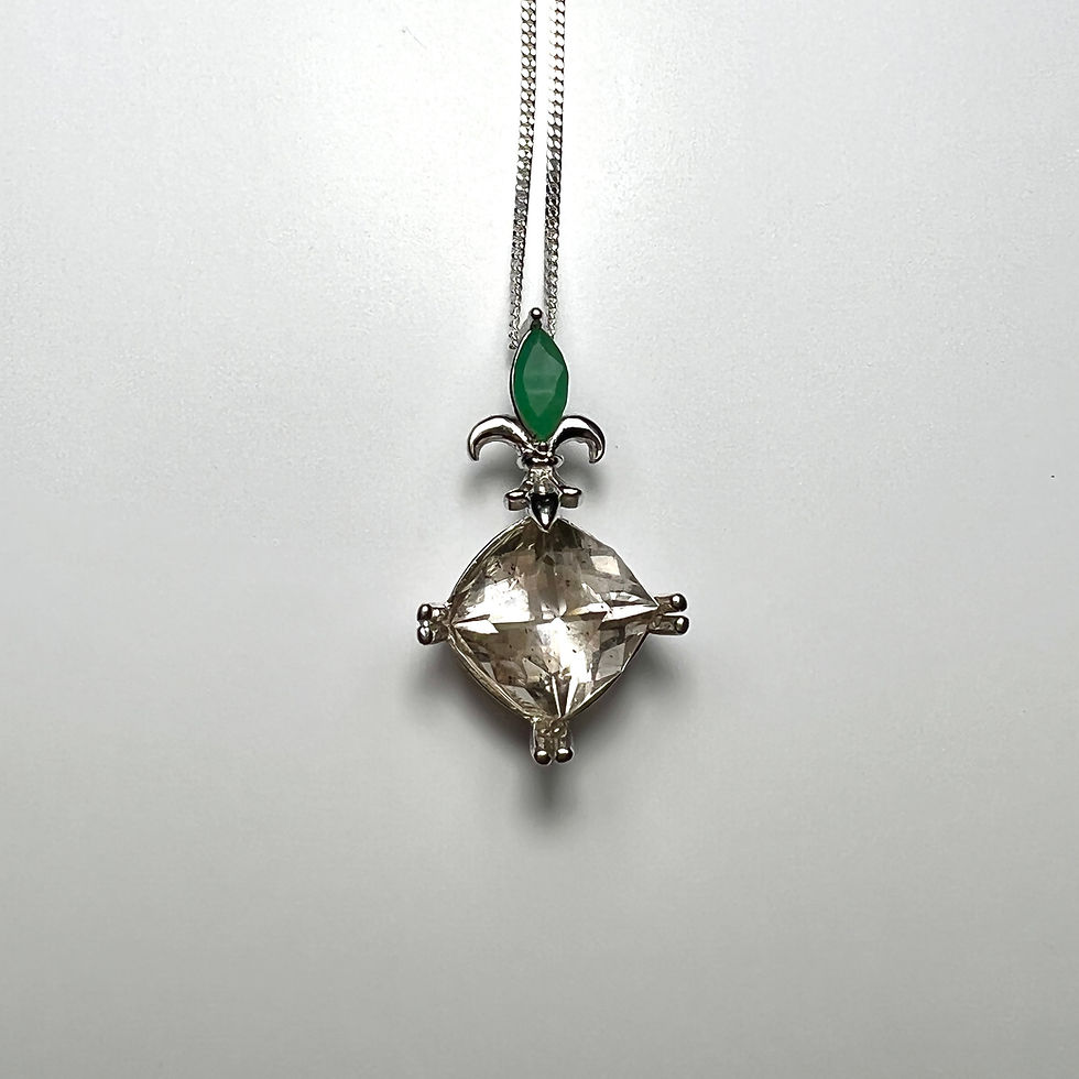 Thumbnail: 2.9cts Natural Scapolite Silver / Gold / Platinum pendant