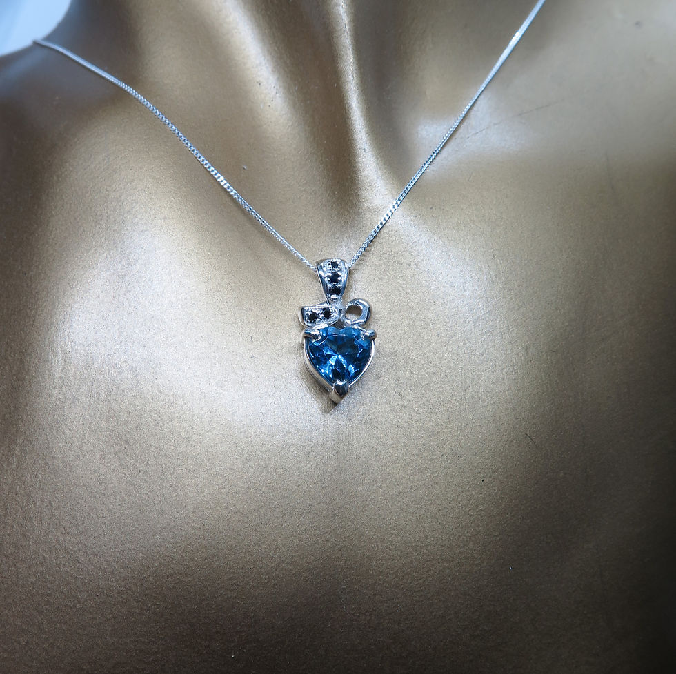 サムネイル： 2.5ct Natural Swiss Blue Topaz Silver / Gold / Platinum heart pendant