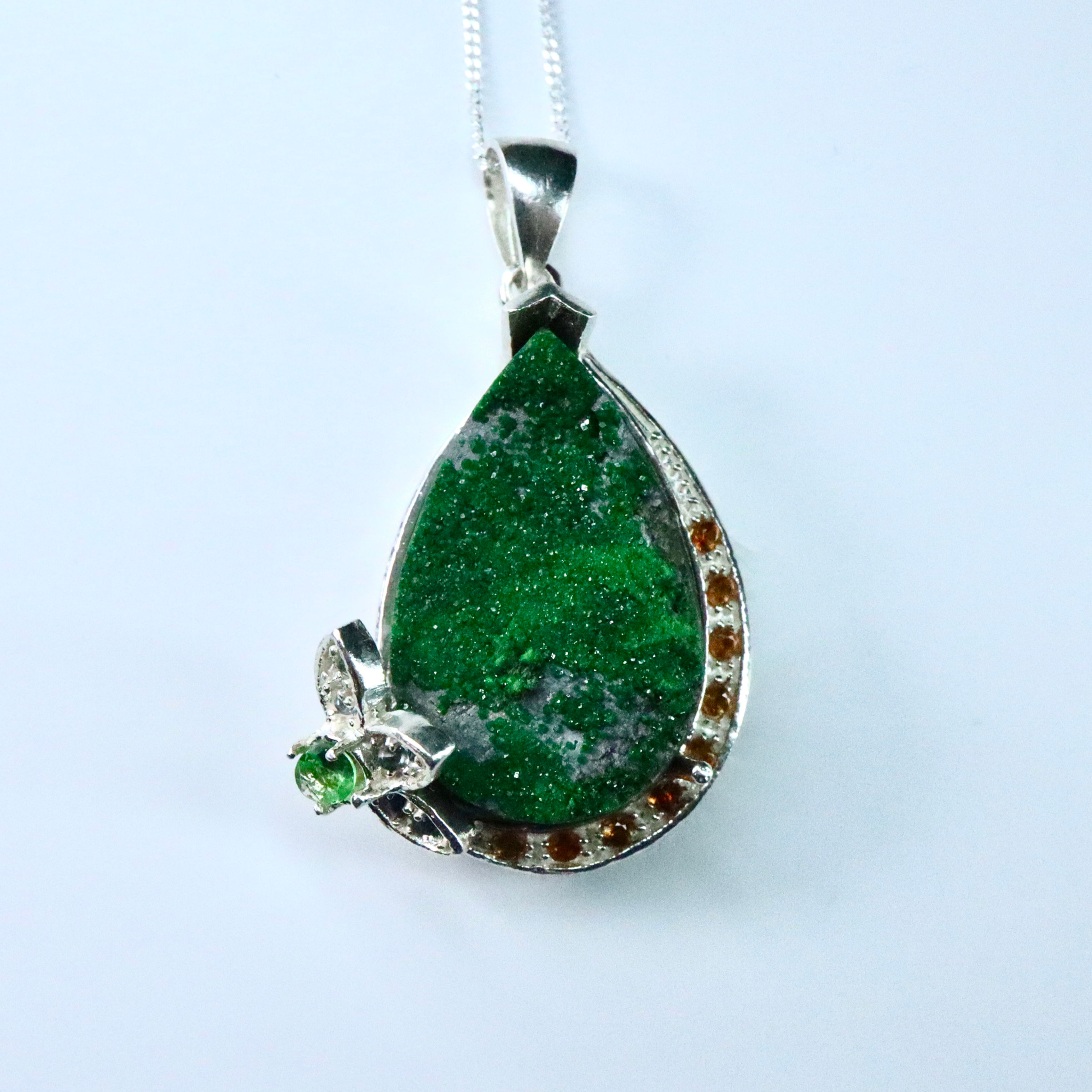 18.7ct Natural Uvarovite Garnet 925 Silver / Gold/ Platinum pendant on chain