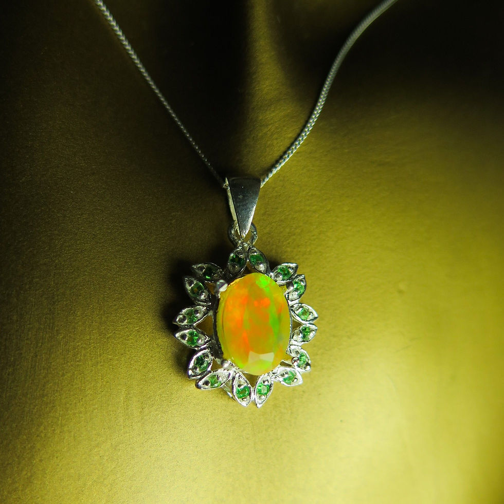 Miniature : 2.1cts Natural Welo Opal Silver / Gold / Platinum pendant on chain