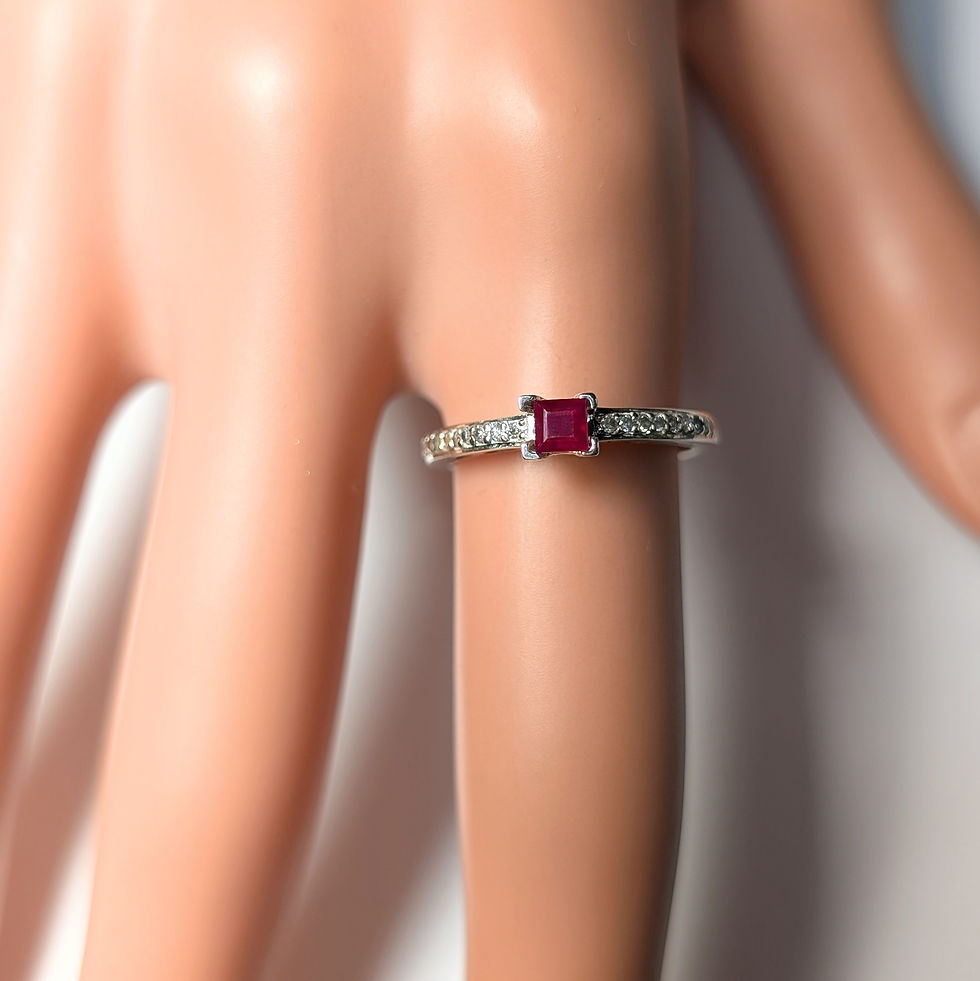 サムネイル： Untreated Natural Ruby and Diamonds 925 Silver / Gold ring