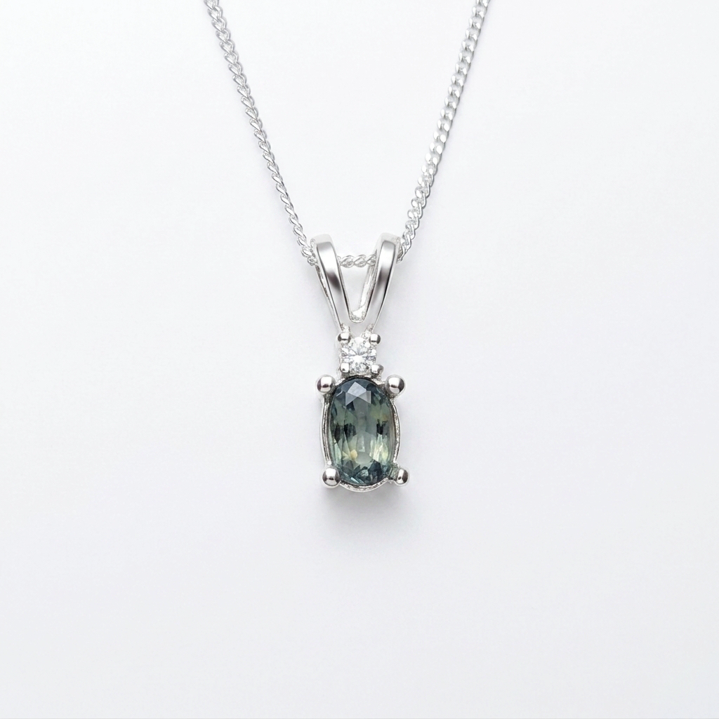 0.28ct Natural colour change Alexandrite pendant: Silver, Gold, platinum