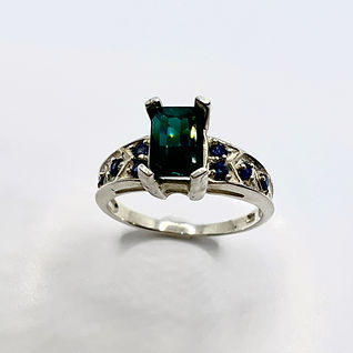 1.1ct Natural Indicolite tourmaline 925 Silver / Gold/ east west ring