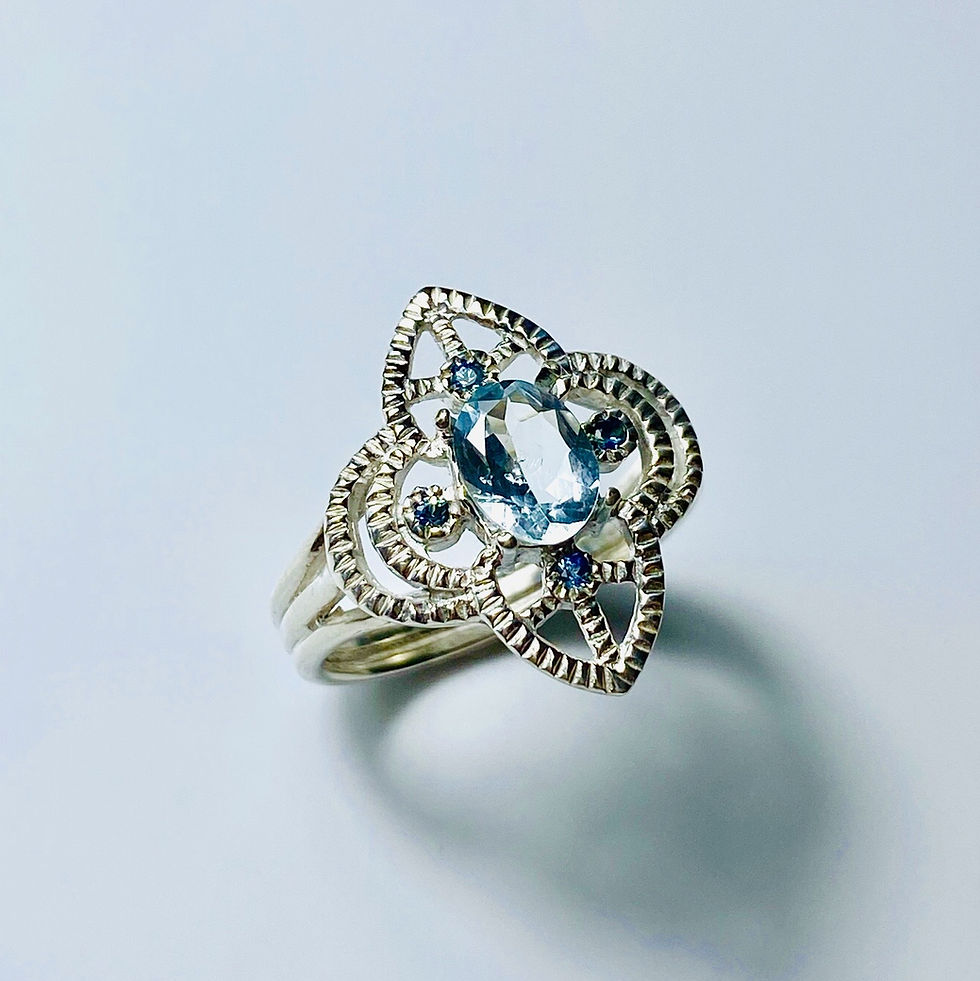 サムネイル： Natural aqua blue Aquamarine Silver/ Gold /Platinum engagement ring
