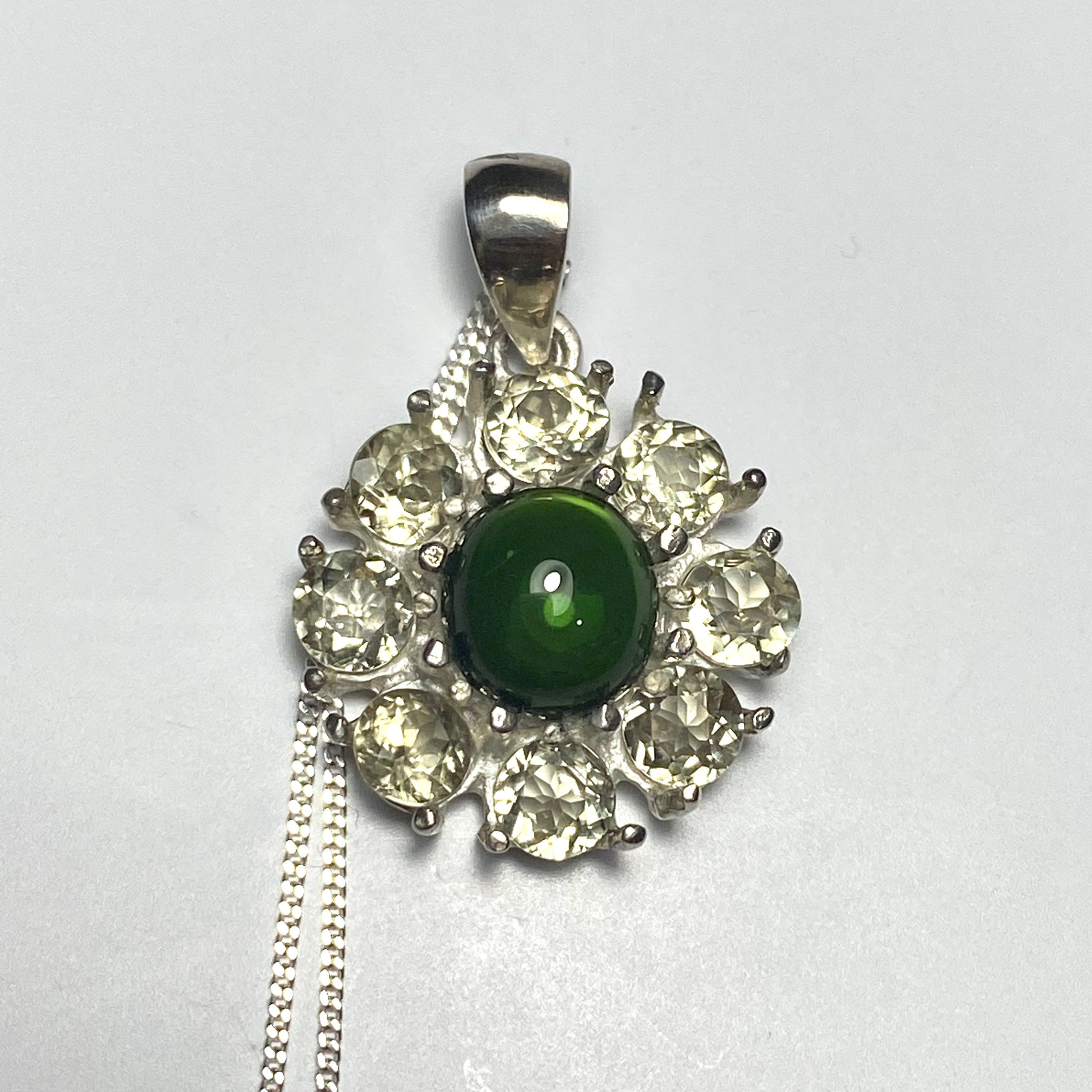 2.1ct Natural Tourmaline & diaspore Silver / Gold / Platin