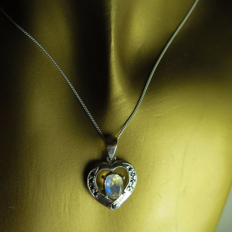 Miniatura: Natural blue rainbow moonstone 925 Silver 9ct 14k 18k 375 585 750 Gold Platinum heart pendant on chain