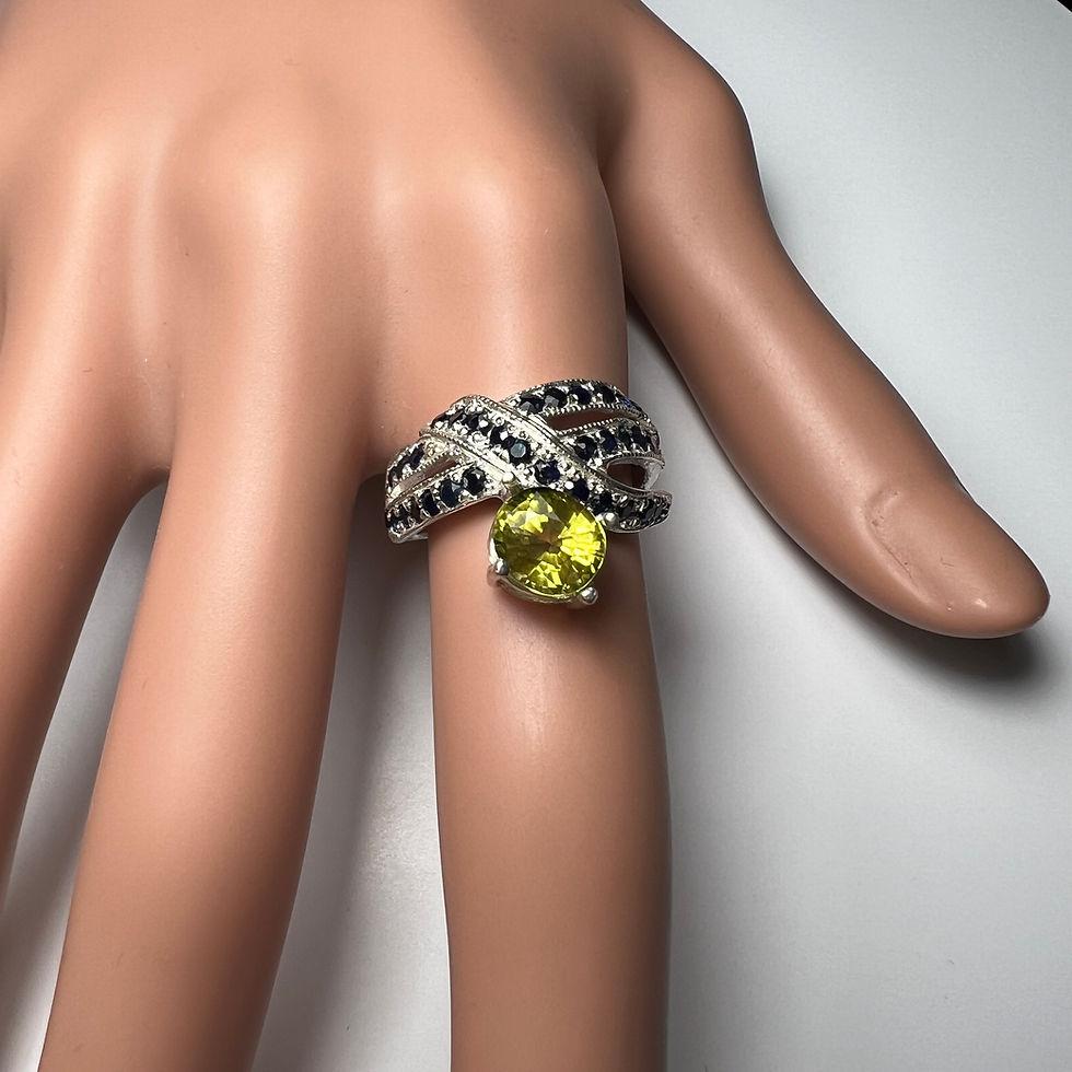 縮圖：1.55ct Natural apple green Tourmaline 925 Silver / Gold ring
