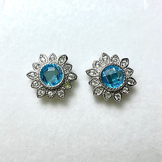 1.1cts Natural blue Topaz Silver /Gold / Platinum stud earrings