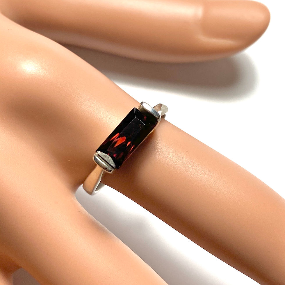 Miniature : 2cts Natural Dark Red Zircon 925 Silver / Gold/ Platinum solitaire ring