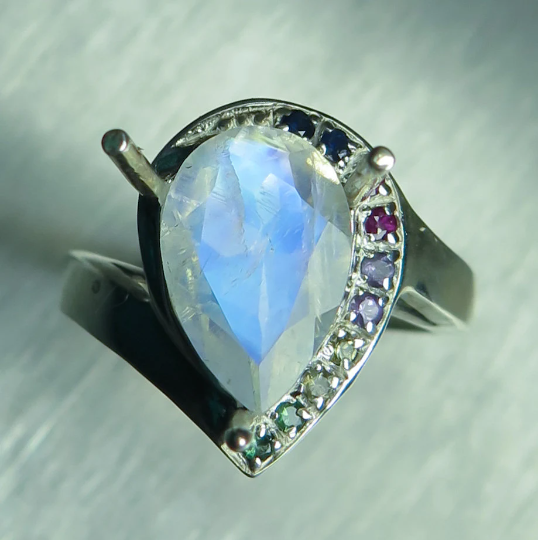 Миниатюра: 2.4cts Natural Rainbow Moonstone 925 Silver / Gold/ Platinum ring