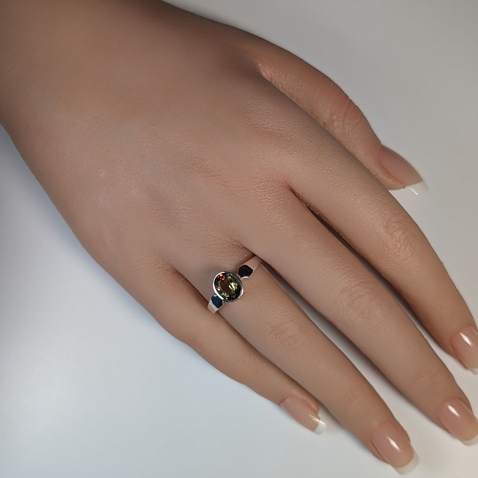 Miniatura: 1.38ct Natural bi-colour Andalusite 925 Silver / Gold/ Platinum ring