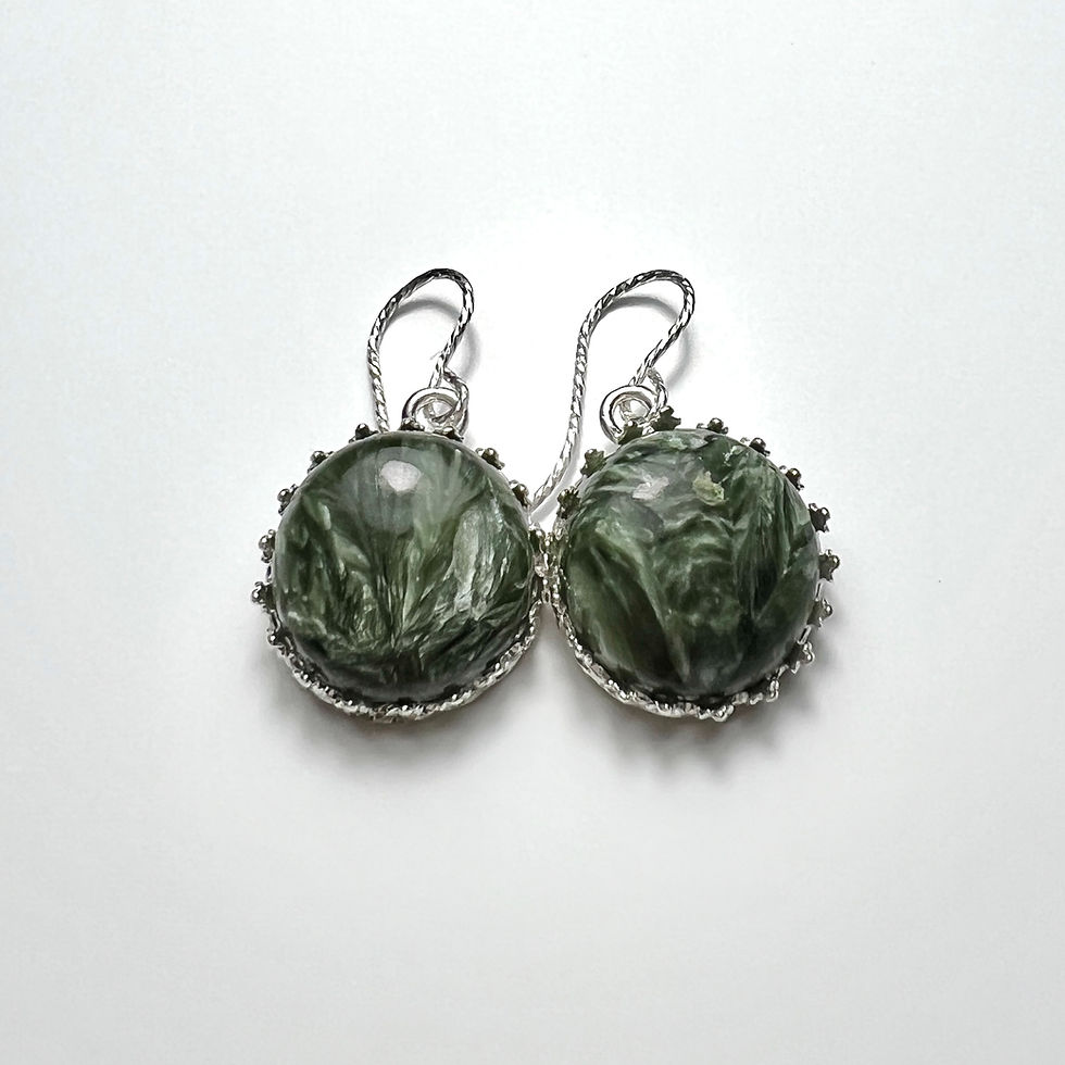 縮圖：16.45ct Natural Seraphinite green 925 Silver / Gold filigree drop earrings