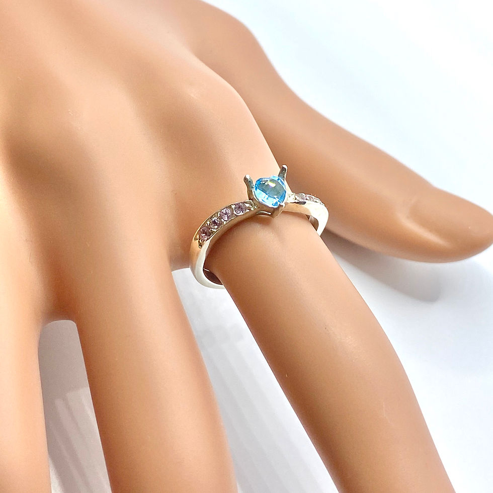 Thumbnail: Natural Swiss Blue Topaz 925 Silver / Gold/ Platinum heart ring