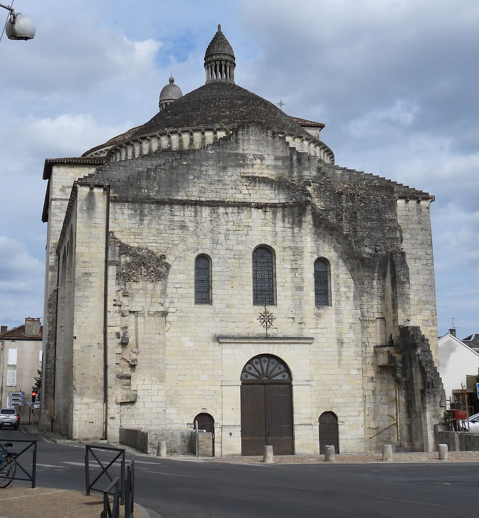 Front facade, ex-Cathédrale l'Eglise de Saint-Étienne-de-la-Cité de Périgueux