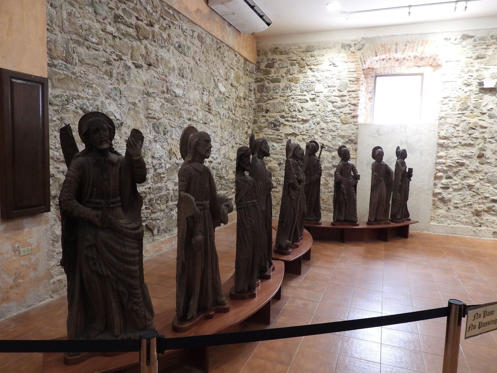 Statues of apostles in Iglesia San Jose