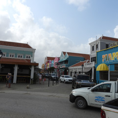 Kralenduk, Bonaire market street