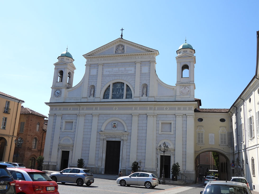 Front facade, Cattedrale di Santa Maria Assunta e San Lorenzo / Cathedral of the Assumption of Mary and St. Lawrence, Tortona, Piedmonte, Italy