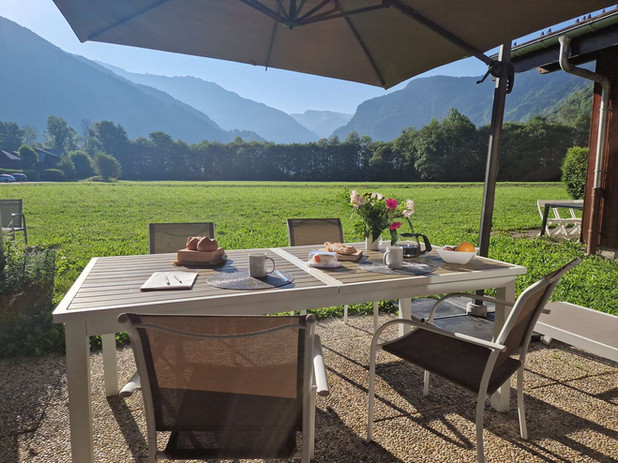 Location appartement samoëns avec terrasse ensoleillée de plein pied