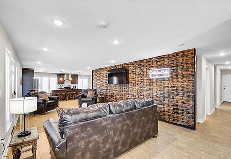 06-320 Gordon Gutmann Blvd -105.jpg