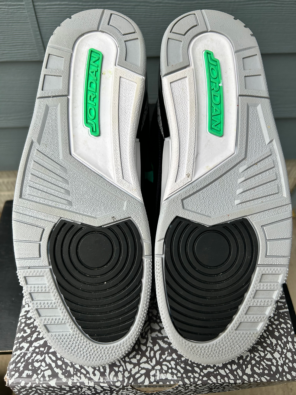 Thumbnail: Air jordan 3 "green glow" Size 11