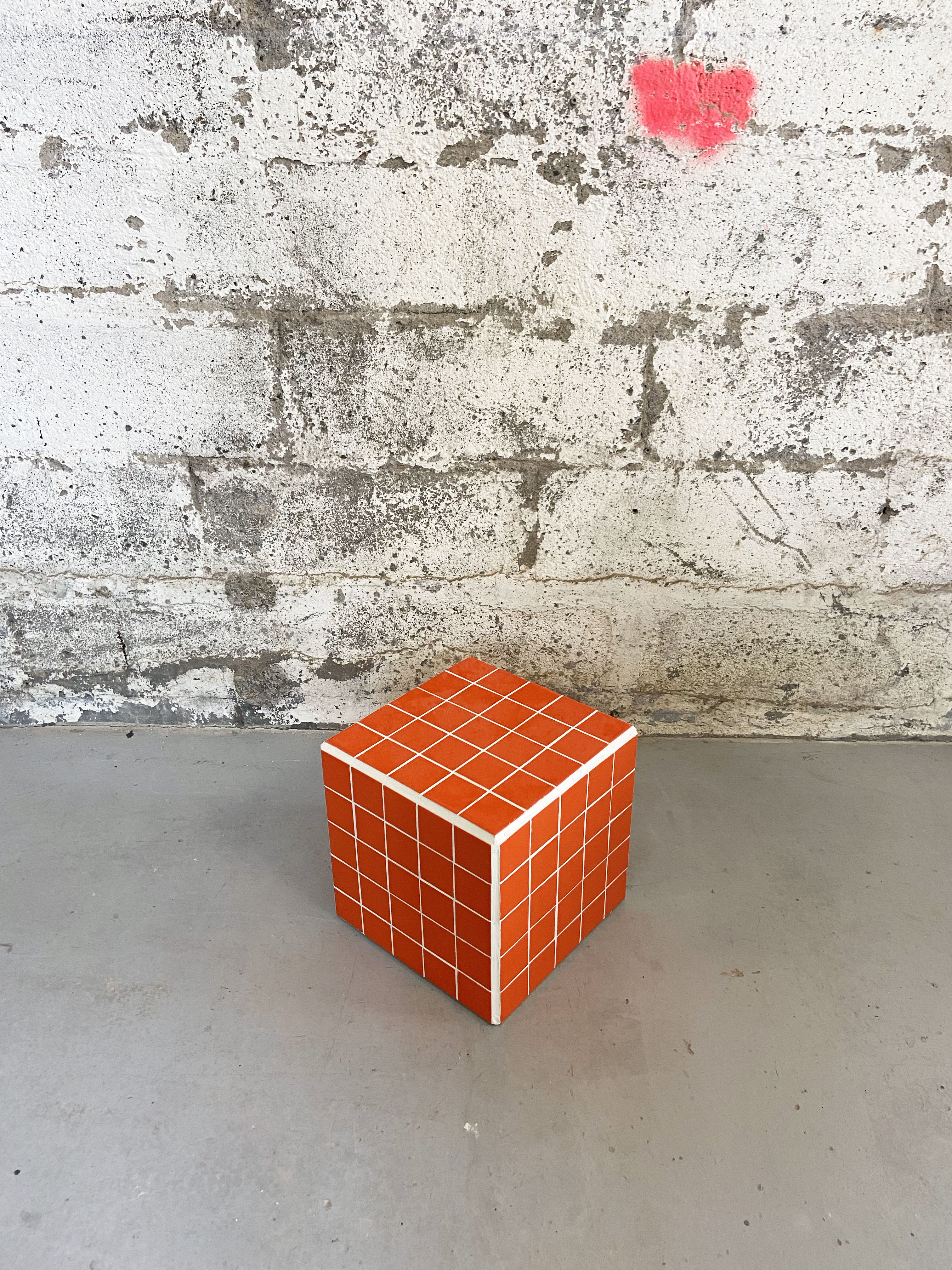 Le cube 26 x 26 - orange de Mondeville