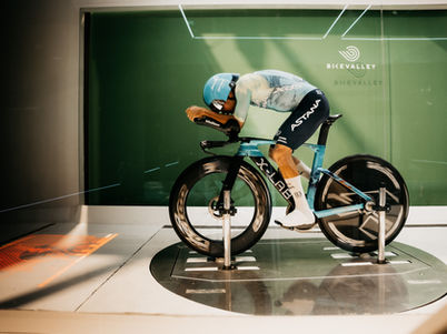 Sergio Higuita bereidt zich voor op de Vuelta bij Aero Performance Lab