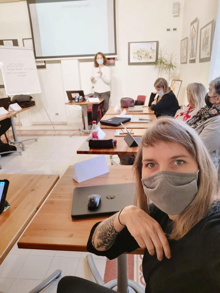 Erasmus+ projektā “Pieredze, kas iedvesmo” skolotāja K.Kozulāne apgūst kursu IKT prasmes pedagogiem
