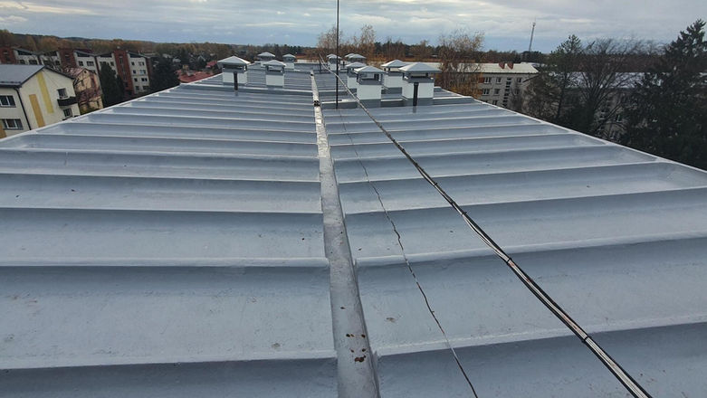 Daudzdzīvokļu dzīvojamās ēkas jumta renovācija