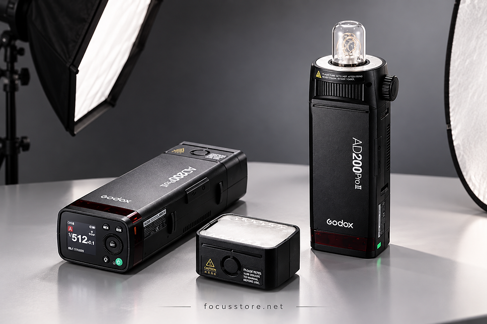 Kit de flashes Godox portátiles en un estudio minimalista