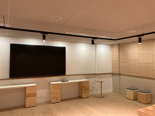 BCPO - Une salle équipée d'un écran collaboratif.