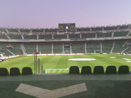 Gå på fotbollsmatch och se Elche CF på Estadio Manuel Martinez Valero