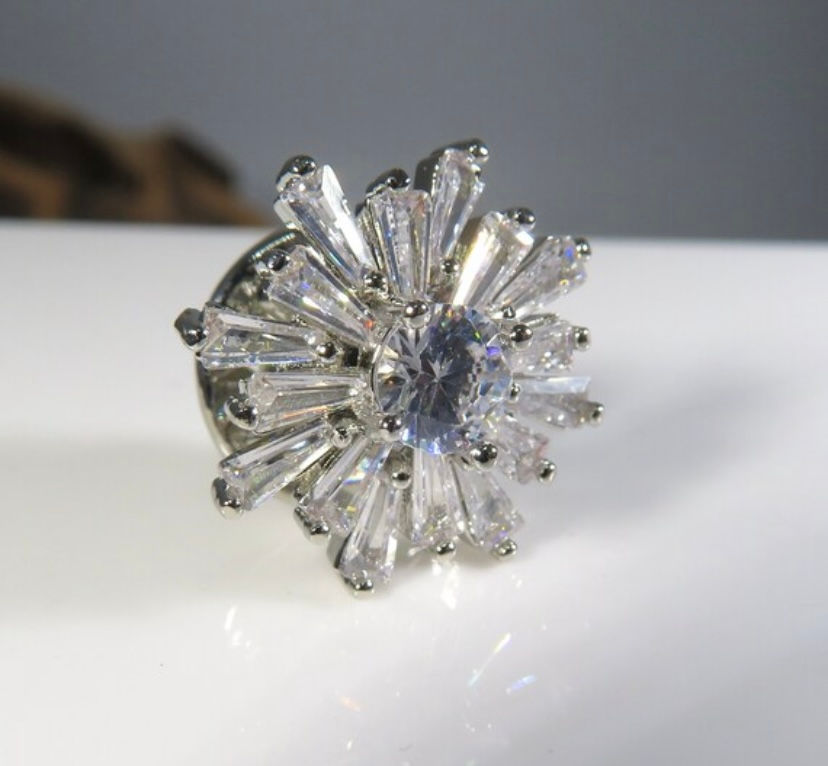 Thumbnail: Snowflake Pin 