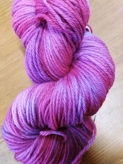 Yarn Dyed with food colouring (4).jpg