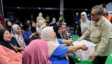 KSN santuni mangsa banjir di Kuantan