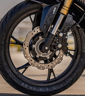 QJMOTOR SRK 125 R - Bremse vorne.jpg