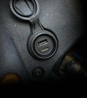 QJMOTOR SRV 600 V - USB Anschluss.jpg