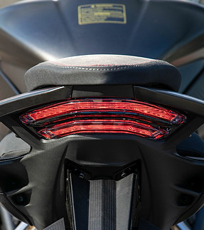 SRK 921 RR schwarz 27.jpg