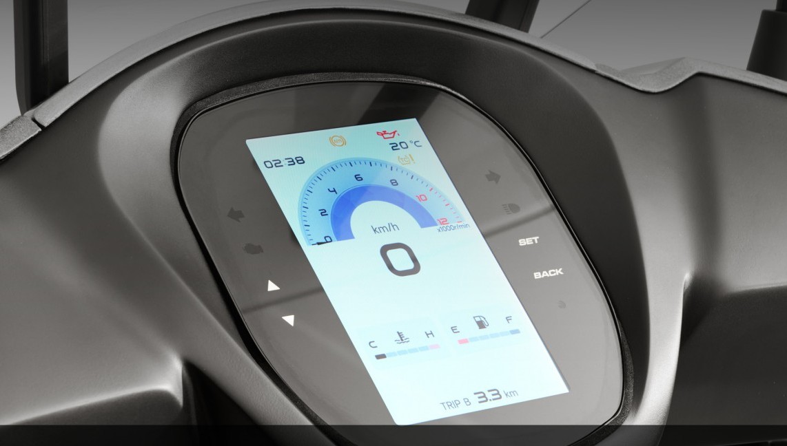 QJMOTOR SQ16 350: Das Vorderrad mit Kotflügel, Gabel und vorderer Bremsscheibe.