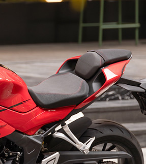 QJMOTOR SRK 600 RS - geparkt.jpg
