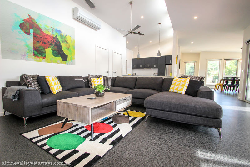 Pet & Dog Friendly in Bright, Victoria Book Now!