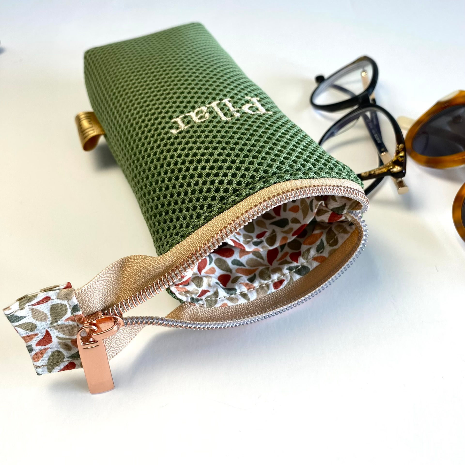 Funda para 2 o 3 pares de gafas. VERDE ACEITUNA