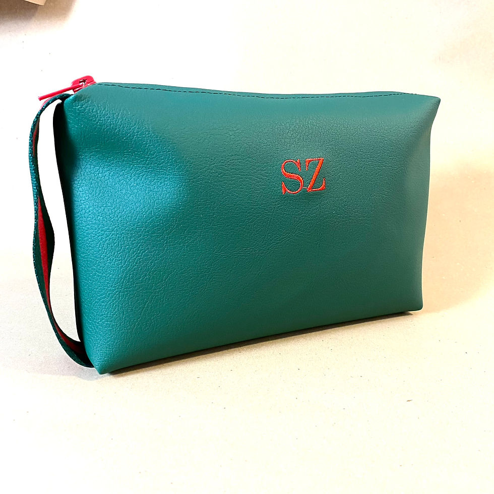 Miniatura: Vista frontal neceser hombre personalizado iniciales